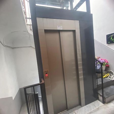 Willa La Terrazza Nel Centro Neapol Zewnętrze zdjęcie